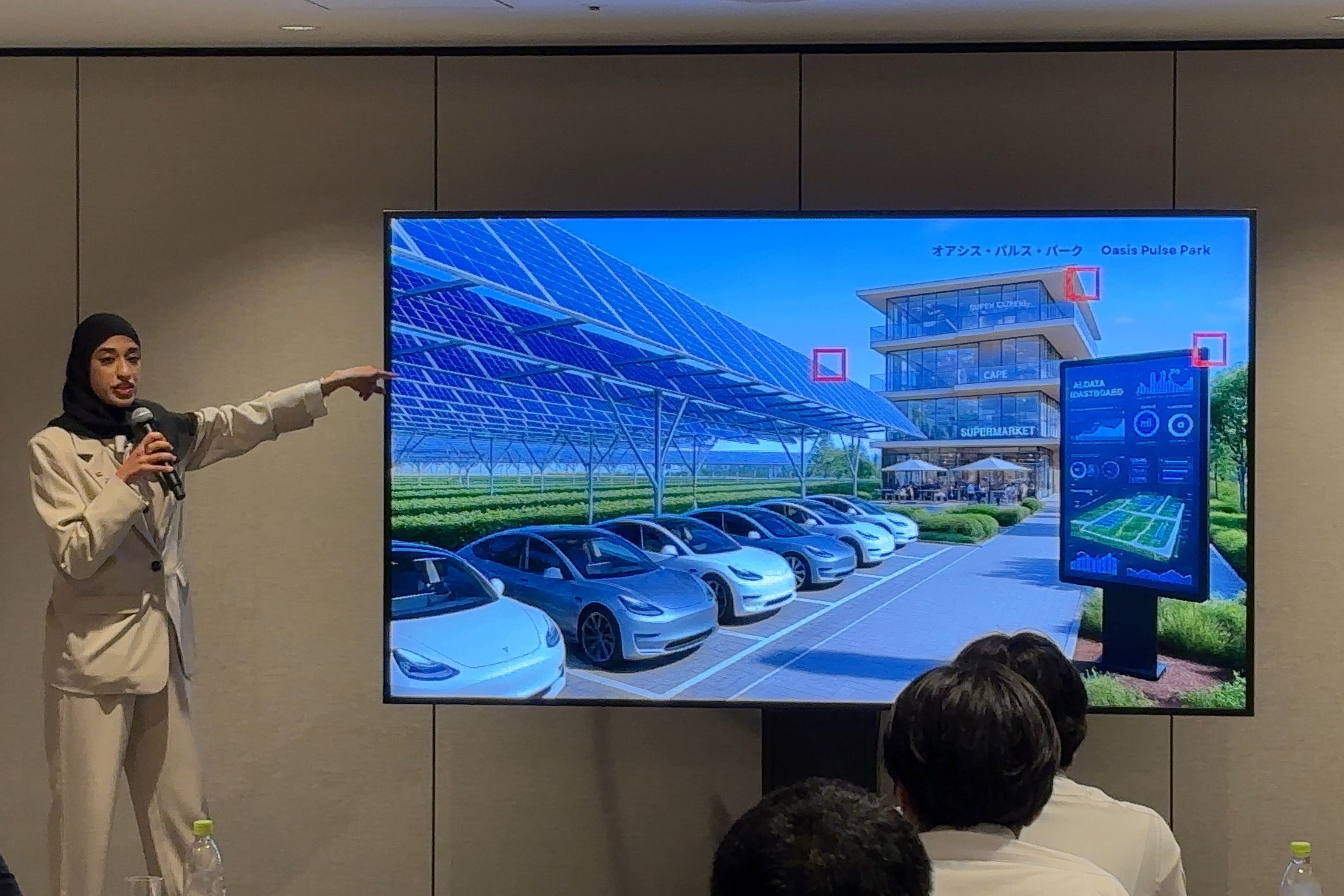 最終報告会・レセプション（2） インターン生による発表の様子